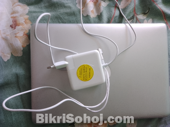 Apple Macbook